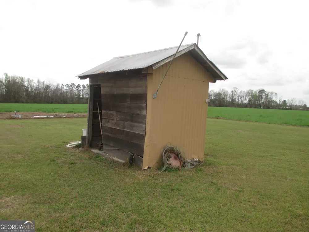 84 Comer Yawn RD Hazlehurst, GA 31539