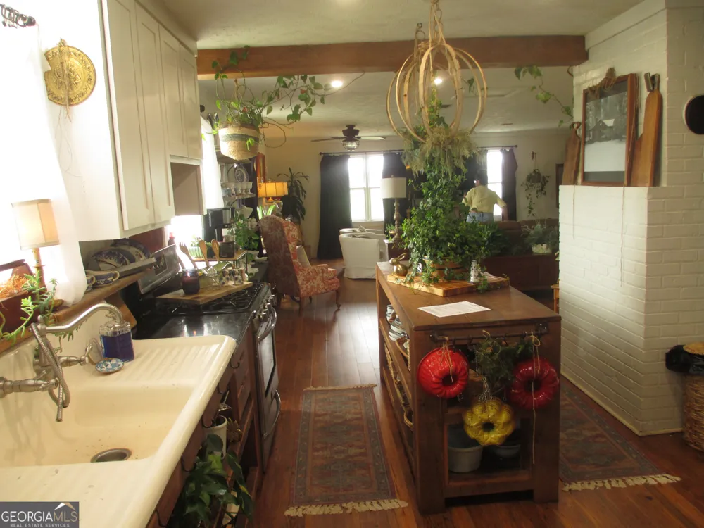 84 Comer Yawn RD Hazlehurst, GA 31539