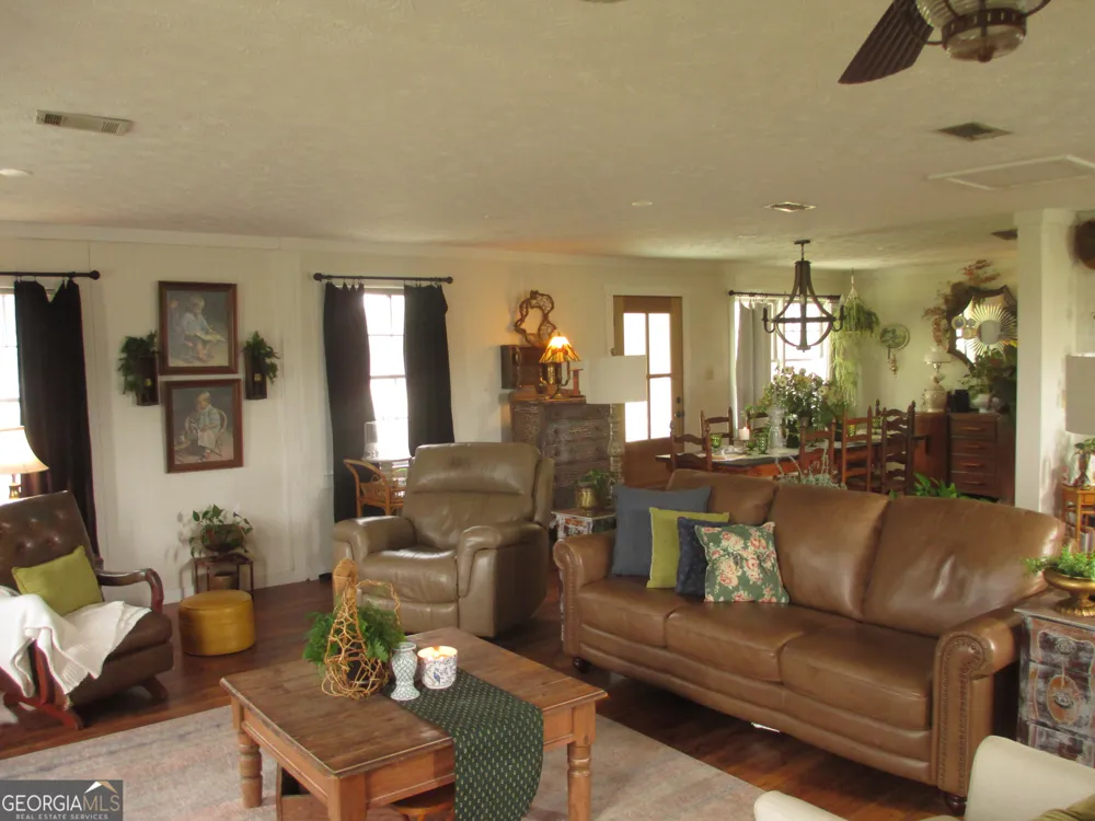 84 Comer Yawn RD Hazlehurst, GA 31539