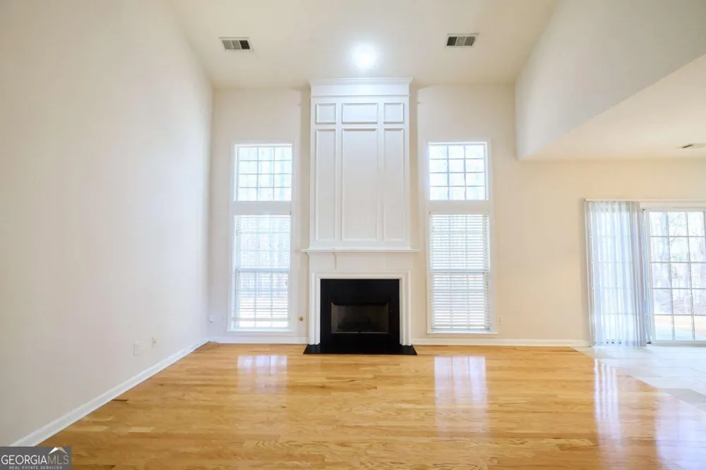 1622 Hemburg TRCE Kennesaw, GA 30144