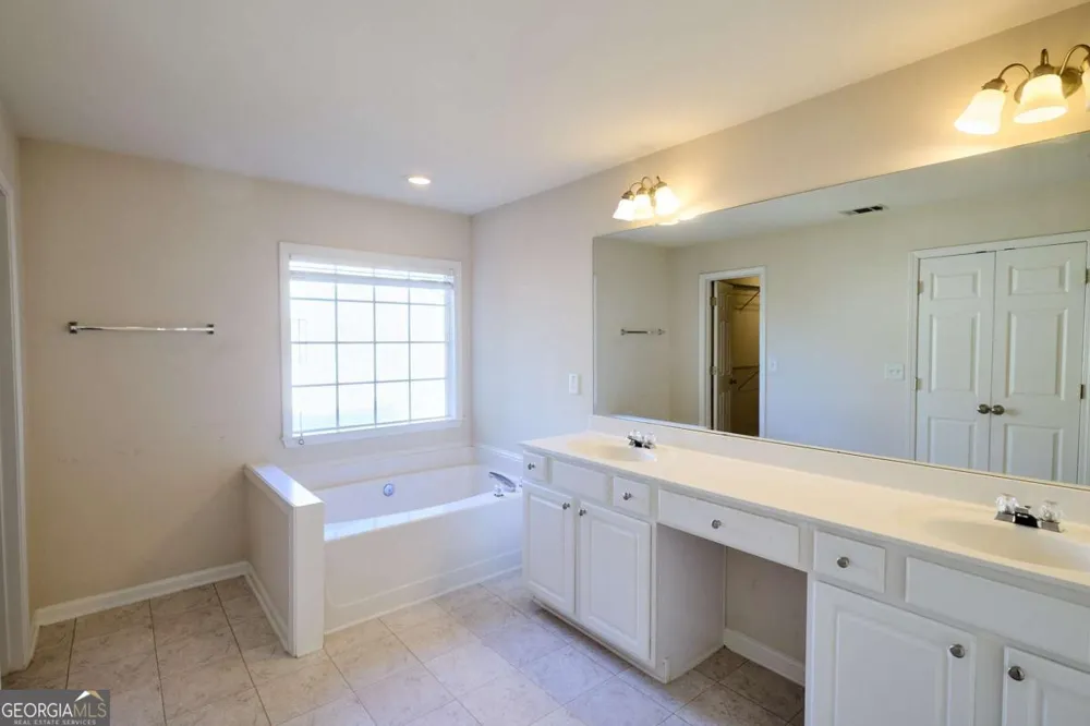 1622 Hemburg TRCE Kennesaw, GA 30144
