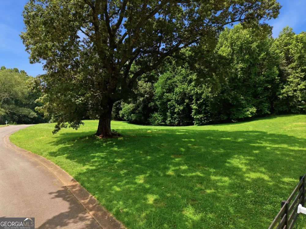 140 Sherwood LN Canton, GA 30115