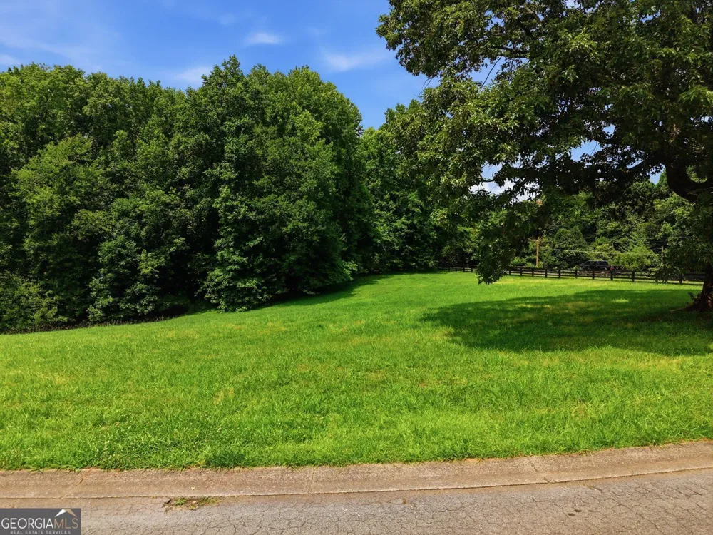 140 Sherwood LN Canton, GA 30115