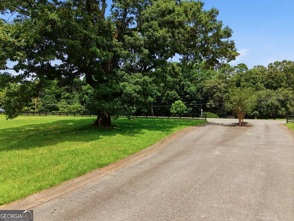 140 Sherwood LN Canton, GA 30115