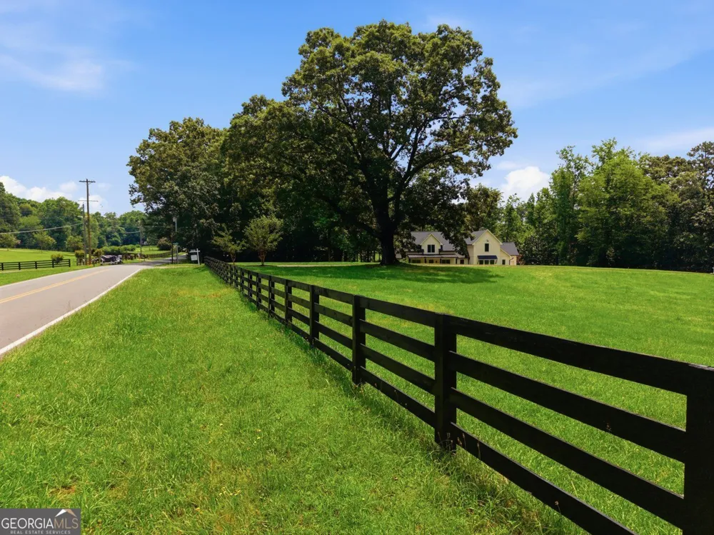 140 Sherwood LN Canton, GA 30115
