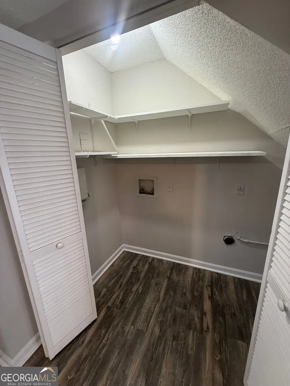 6222 Overlok RD Peachtree Corners, GA 30092