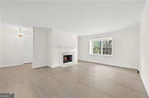 70 Chaumont SQ NW Atlanta, GA 30327