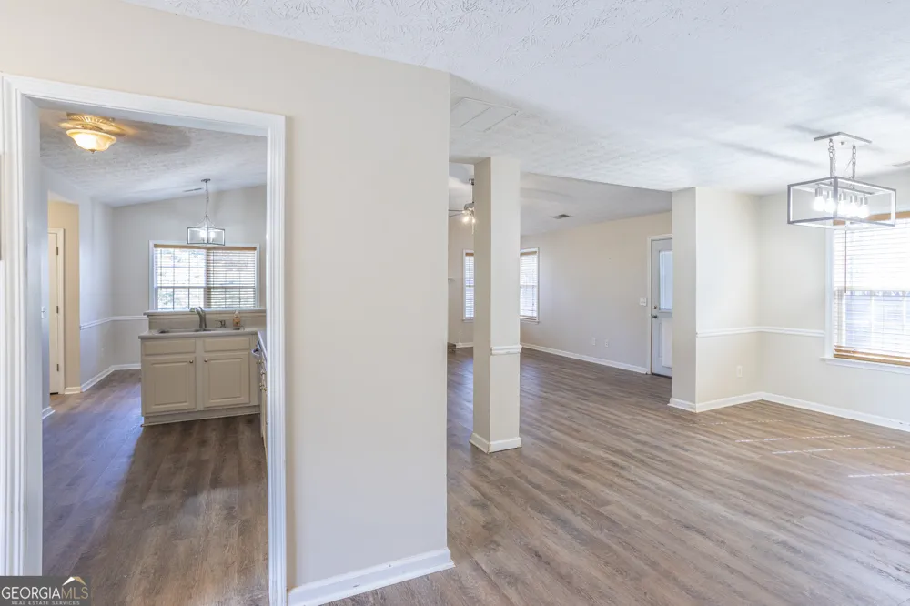305 Bradford CT Auburn, GA 30011