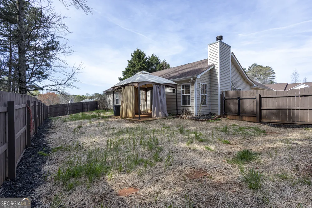 305 Bradford CT Auburn, GA 30011