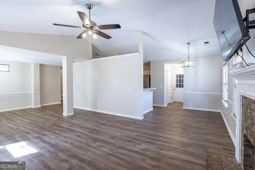 305 Bradford CT Auburn, GA 30011