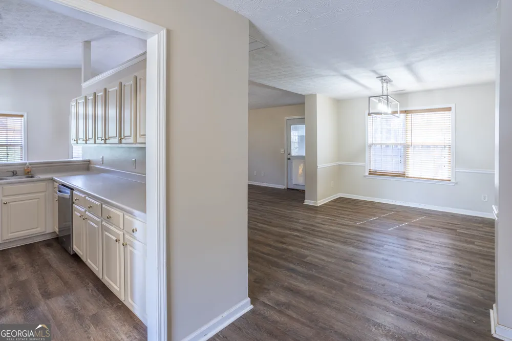 305 Bradford CT Auburn, GA 30011