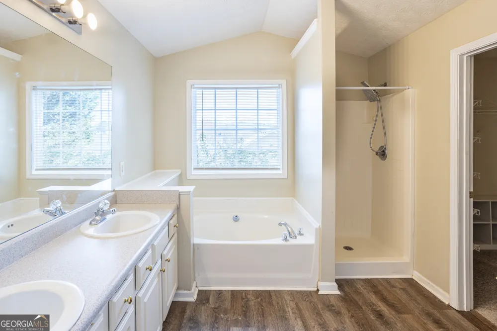 305 Bradford CT Auburn, GA 30011