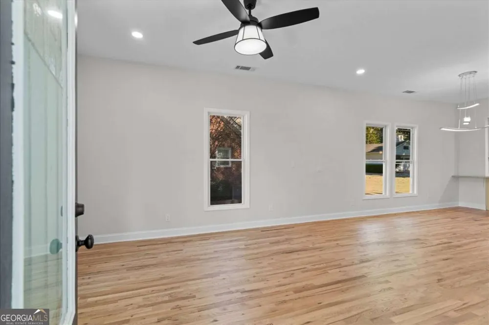 515 Woodlawn AVE Calhoun, GA 30701