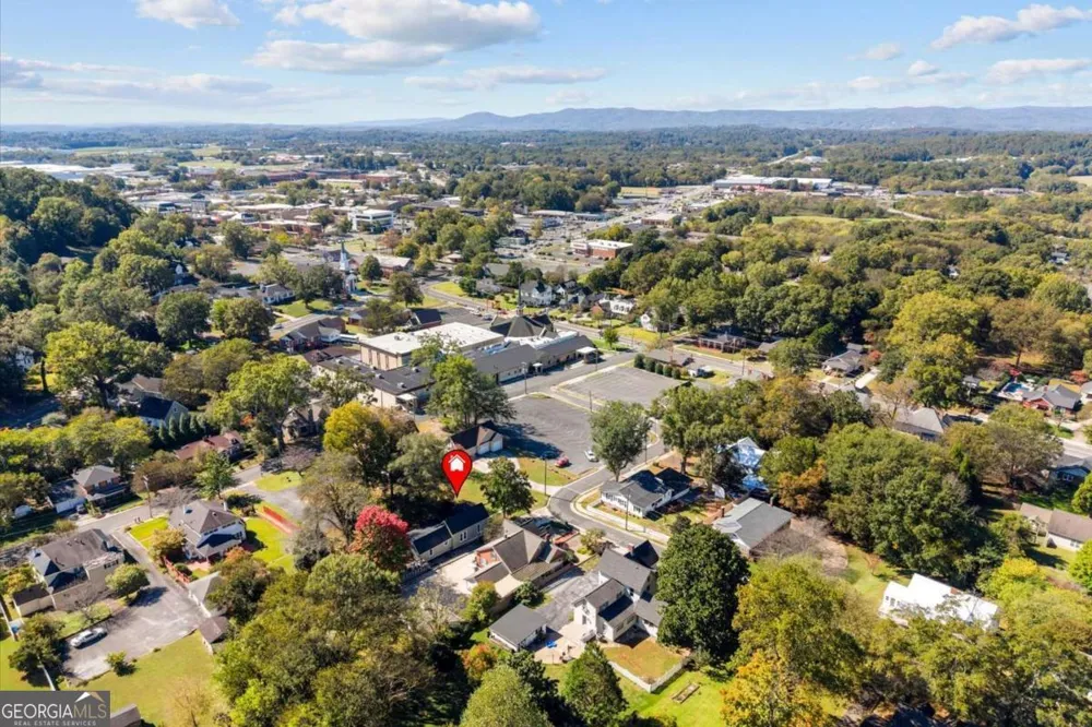 515 Woodlawn AVE Calhoun, GA 30701