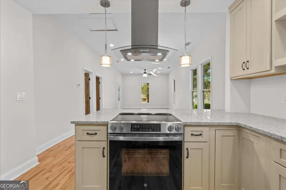 515 Woodlawn AVE Calhoun, GA 30701