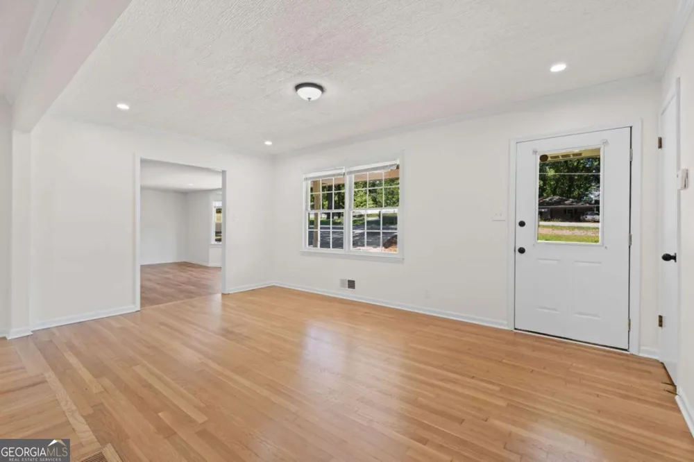 865 Old Tucker RD Stone Mountain, GA 30087