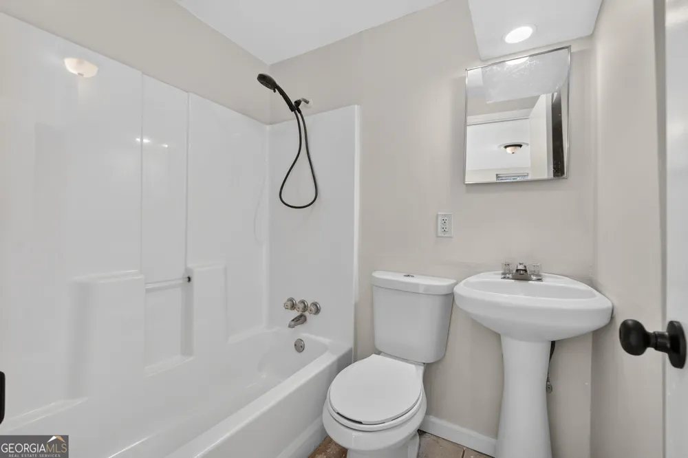 93 FLOYD LN Hampton, GA 30228