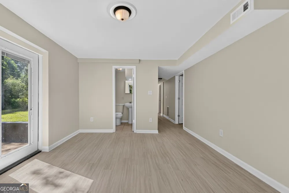 93 FLOYD LN Hampton, GA 30228