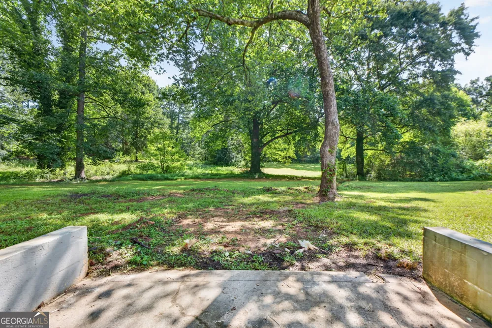 93 FLOYD LN Hampton, GA 30228