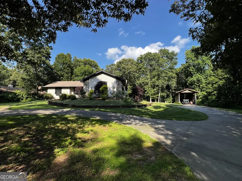 416 Glade RD Mount Airy, GA 30563