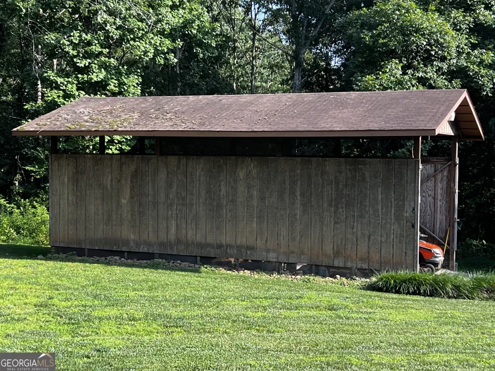 416 Glade RD Mount Airy, GA 30563
