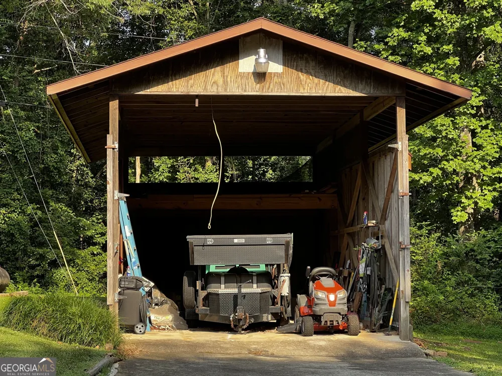 416 Glade RD Mount Airy, GA 30563