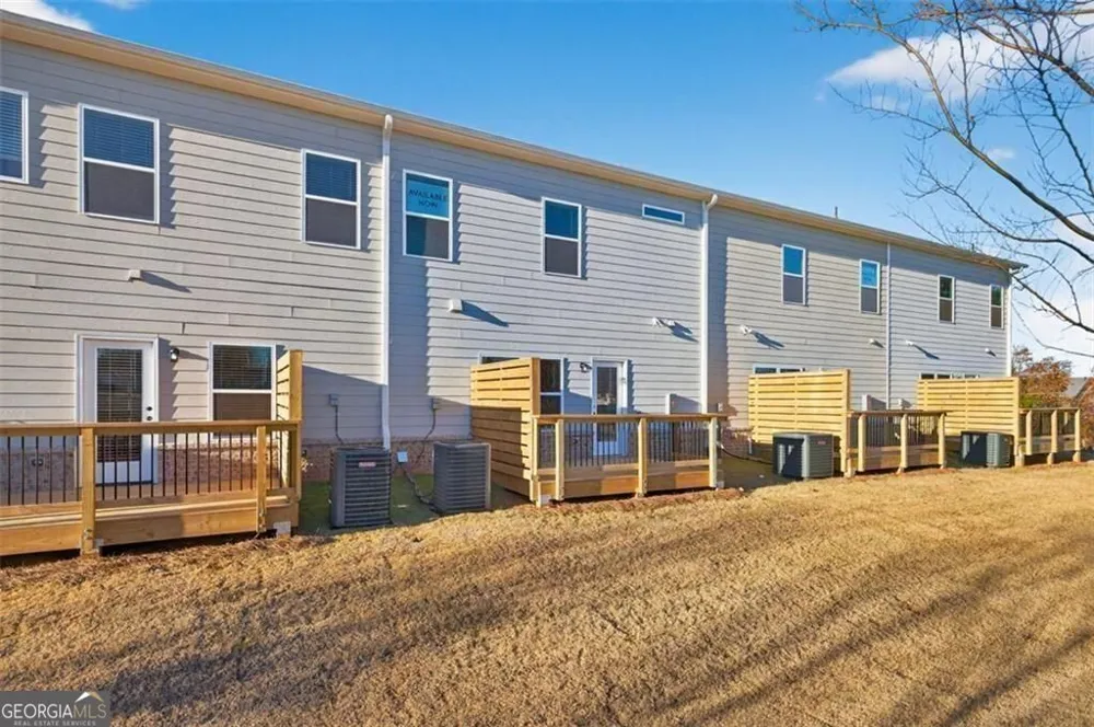 42 Jacobs Farm LN Lawrenceville, GA 30045