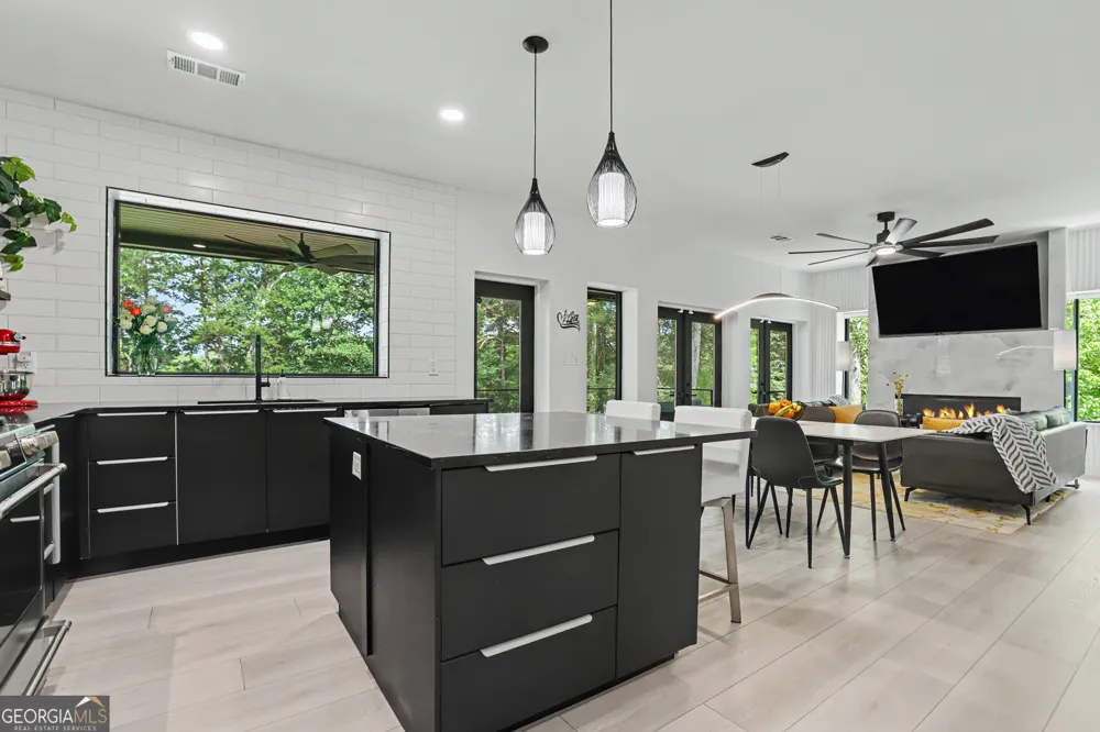 293 N Century DR Martin, GA 30557