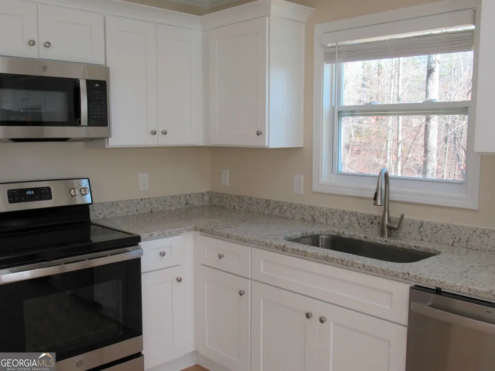 745 Old Kerns RD Dawsonville, GA 30534