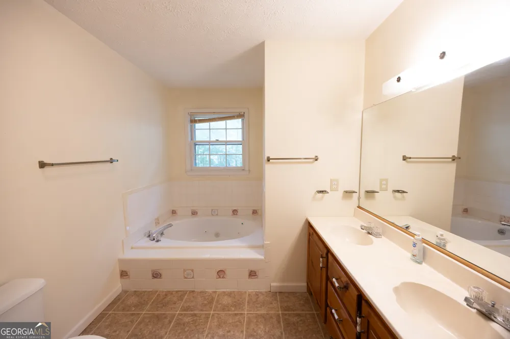 240 Bent Oak DR Cornelia, GA 30531