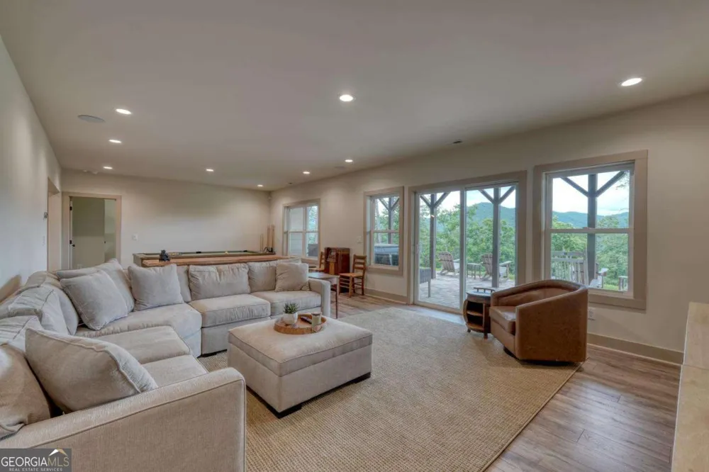 2368 Haven Heights RD Hiawassee, GA 30546