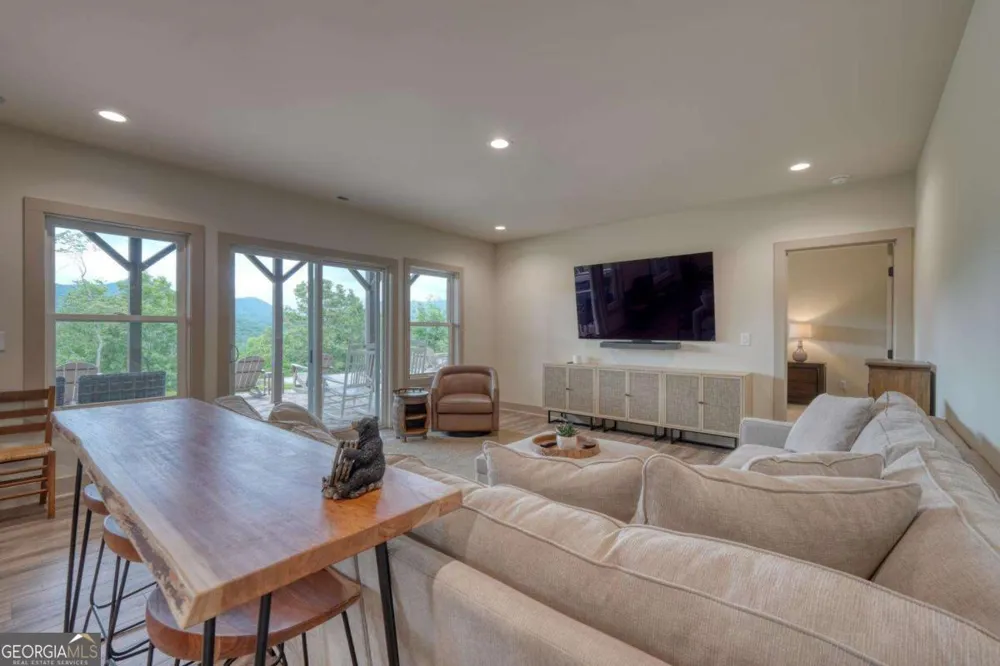 2368 Haven Heights RD Hiawassee, GA 30546