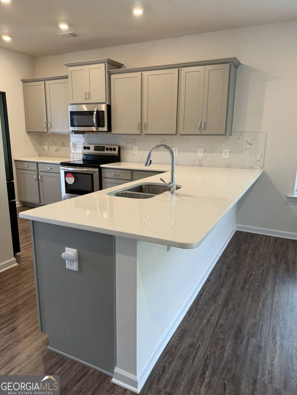 237 Sycamore DR Calhoun, GA 30701