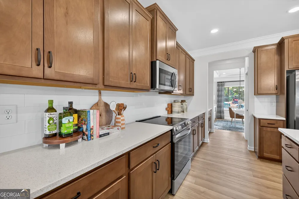329 Bud ST Hoschton, GA 30548