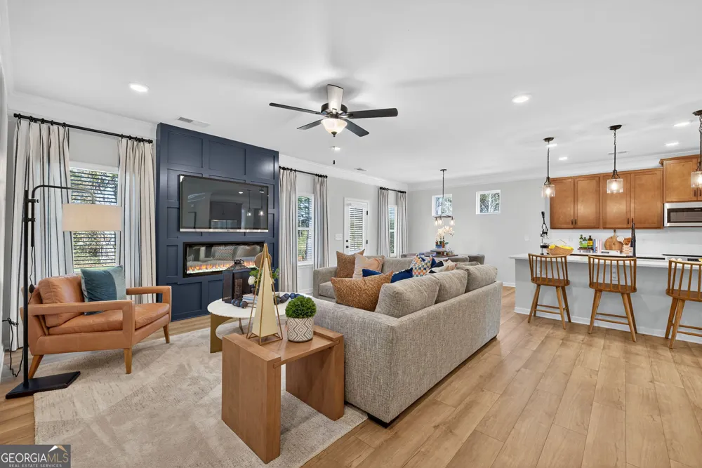 329 Bud ST Hoschton, GA 30548