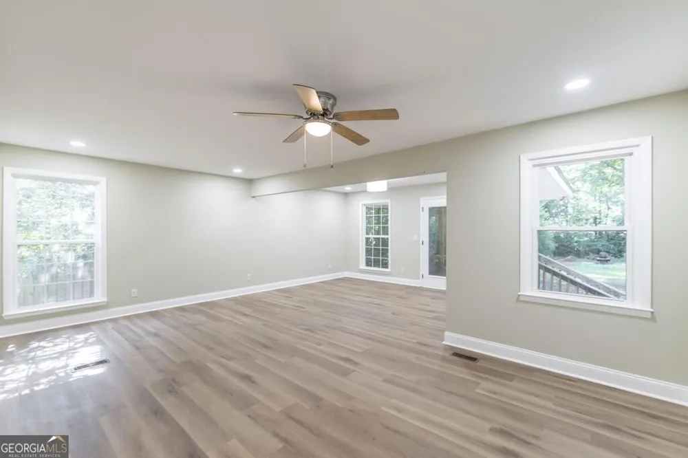 112 Conley DR Bonaire, GA 31005