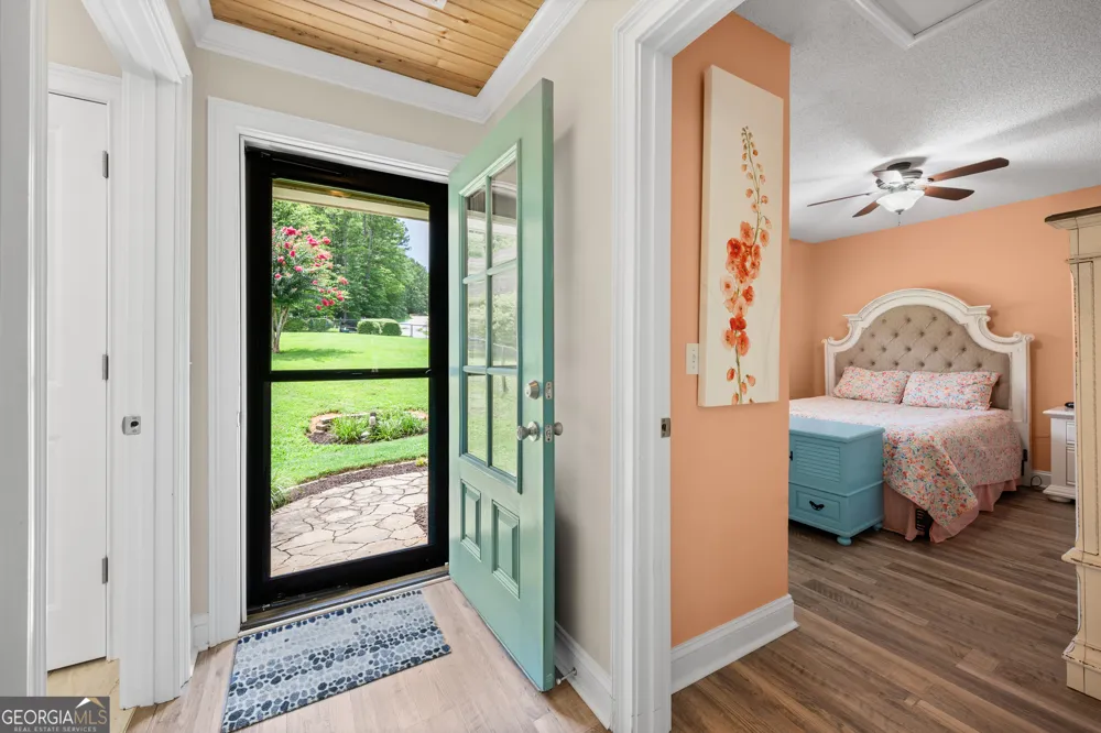 276 Roberts Point RD Jackson, GA 30233