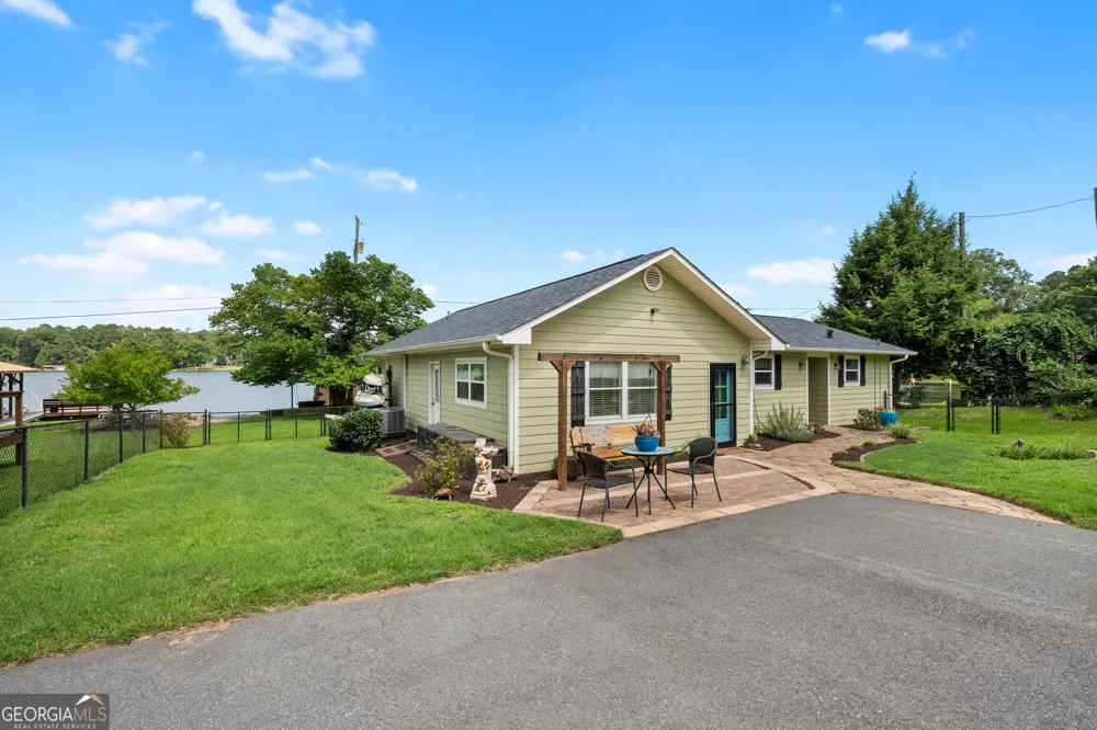 276 Roberts Point RD Jackson, GA 30233