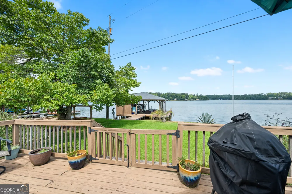 276 Roberts Point RD Jackson, GA 30233