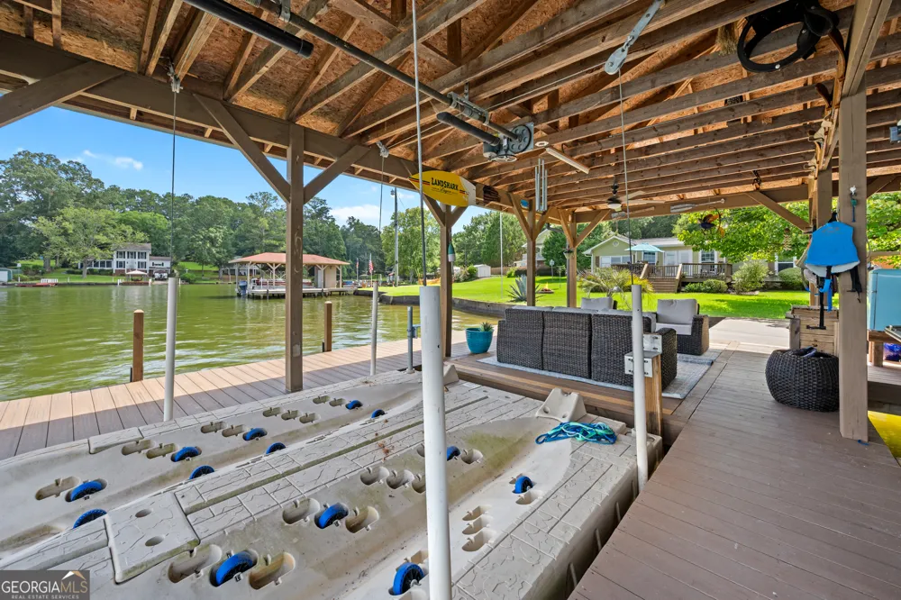 276 Roberts Point RD Jackson, GA 30233