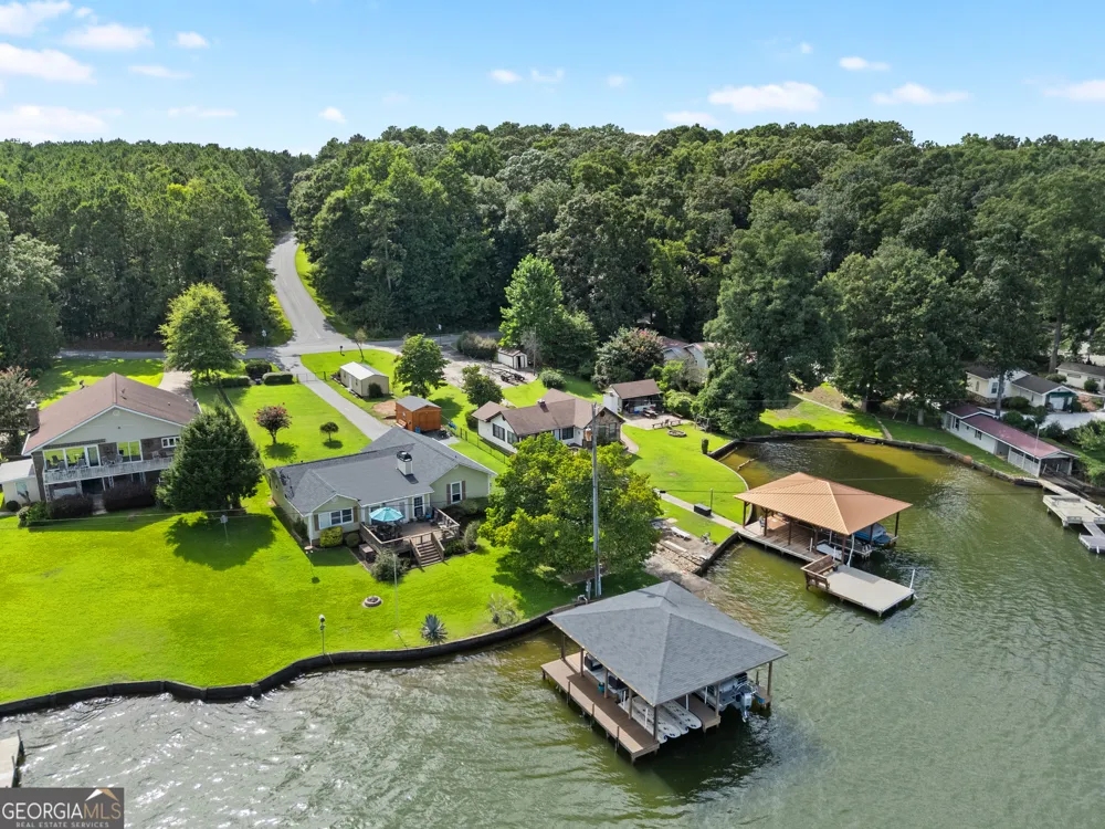 276 Roberts Point RD Jackson, GA 30233