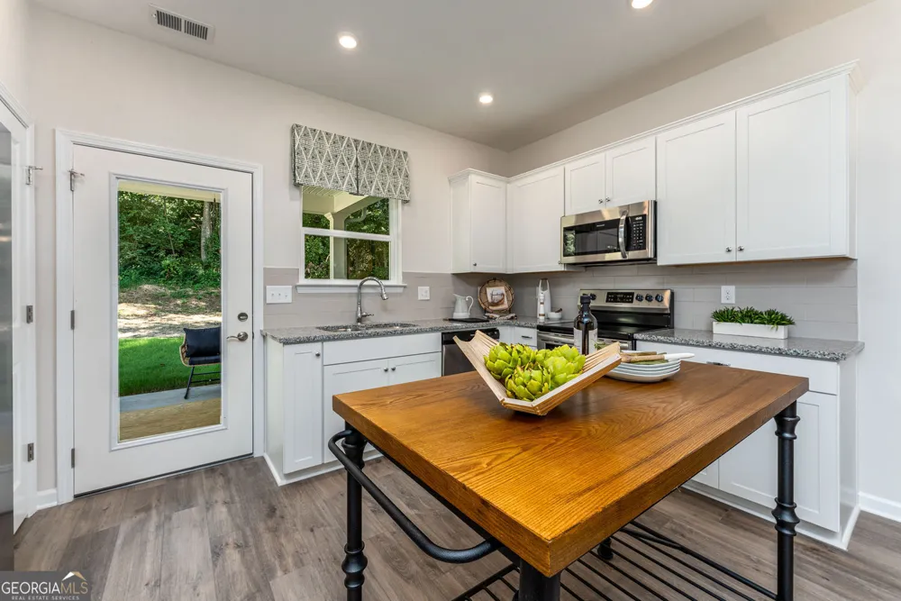 473 Fair Oak LN Calhoun, GA 30701
