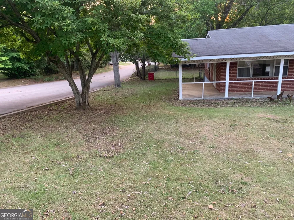 201 Davis DR Centerville, GA 31028