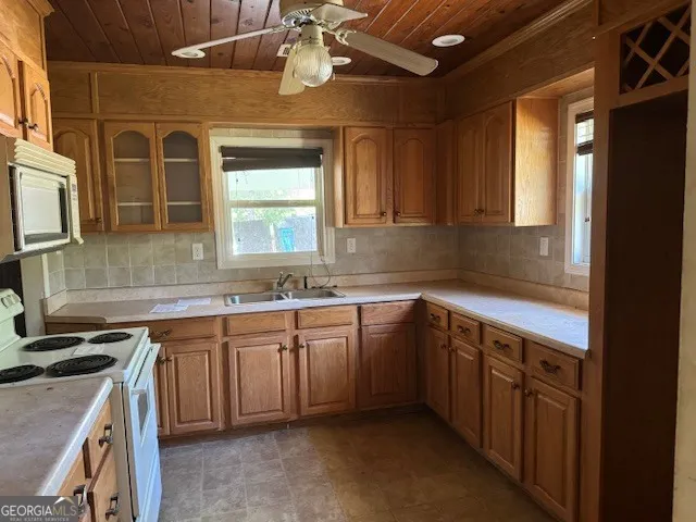 201 Davis DR Centerville, GA 31028