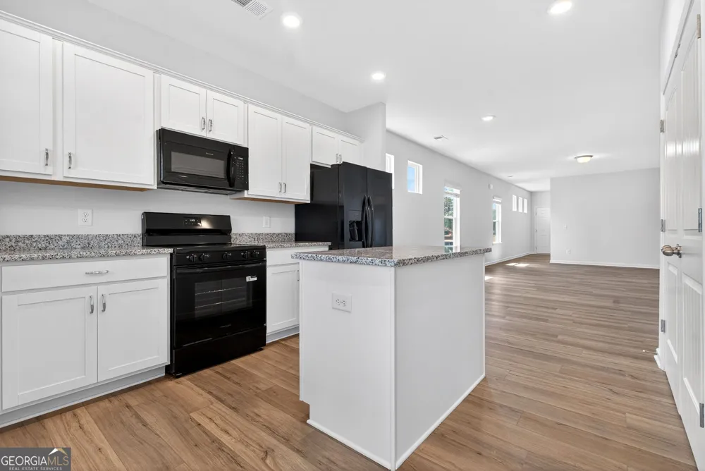 461 Fair Oak LN Calhoun, GA 30701