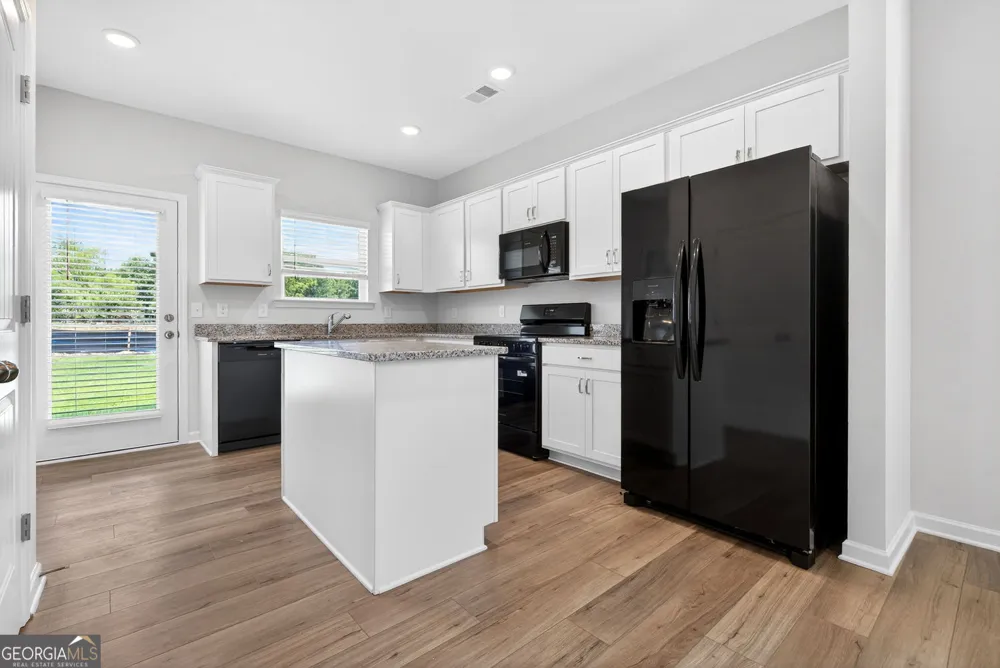 461 Fair Oak LN Calhoun, GA 30701