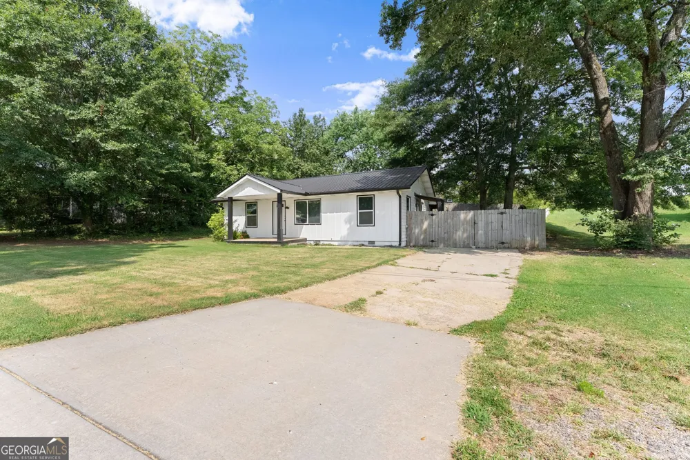 5702 Church ST Flowery Branch, GA 30542