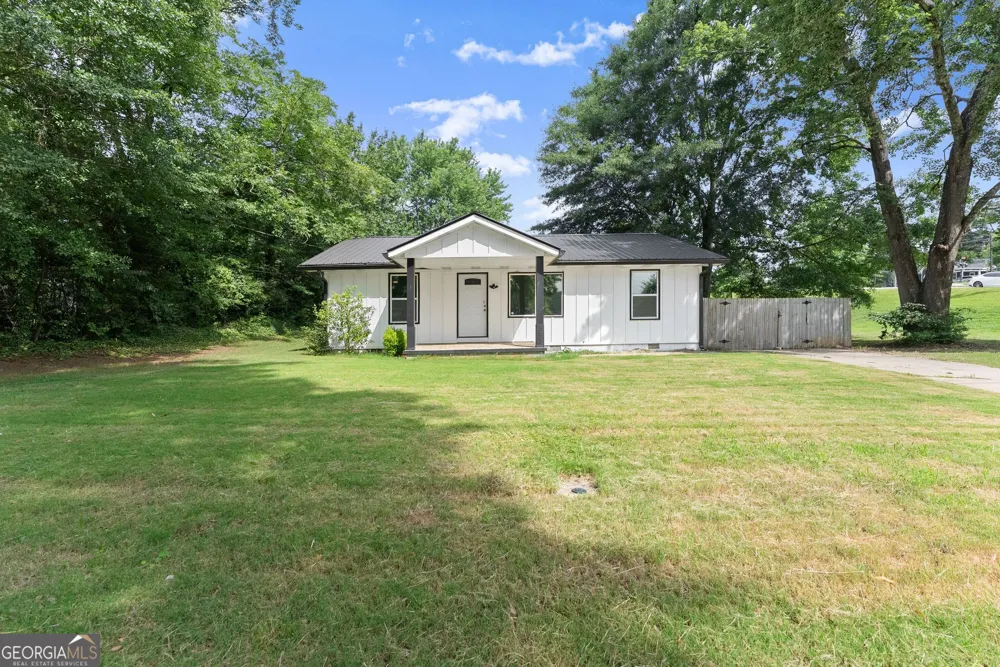 5702 Church ST Flowery Branch, GA 30542
