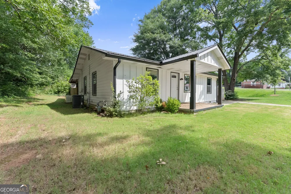 5702 Church ST Flowery Branch, GA 30542