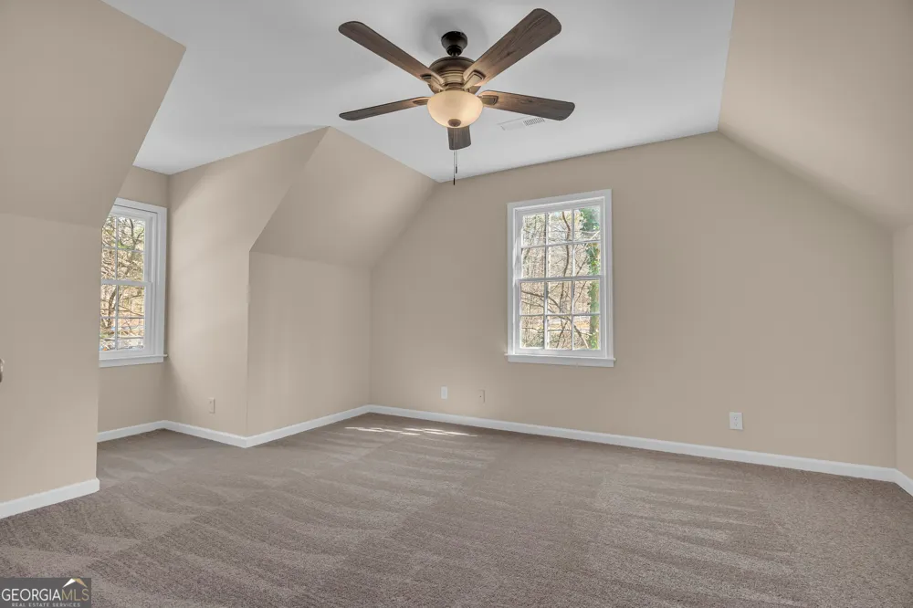 694 Lovers LN Toccoa, GA 30577
